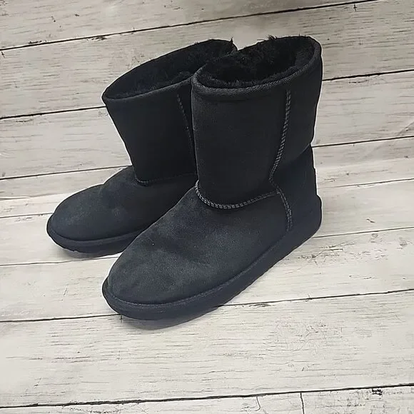 UGG Boots Classic Short II Black Suede Fur Boots Women Size 6 - Picture 2 of 8